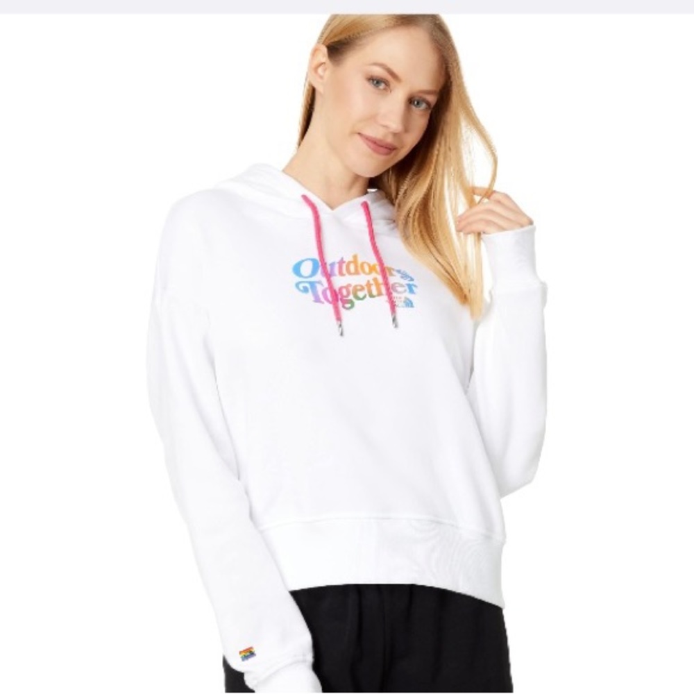 Beautiful the north face hoodie size M